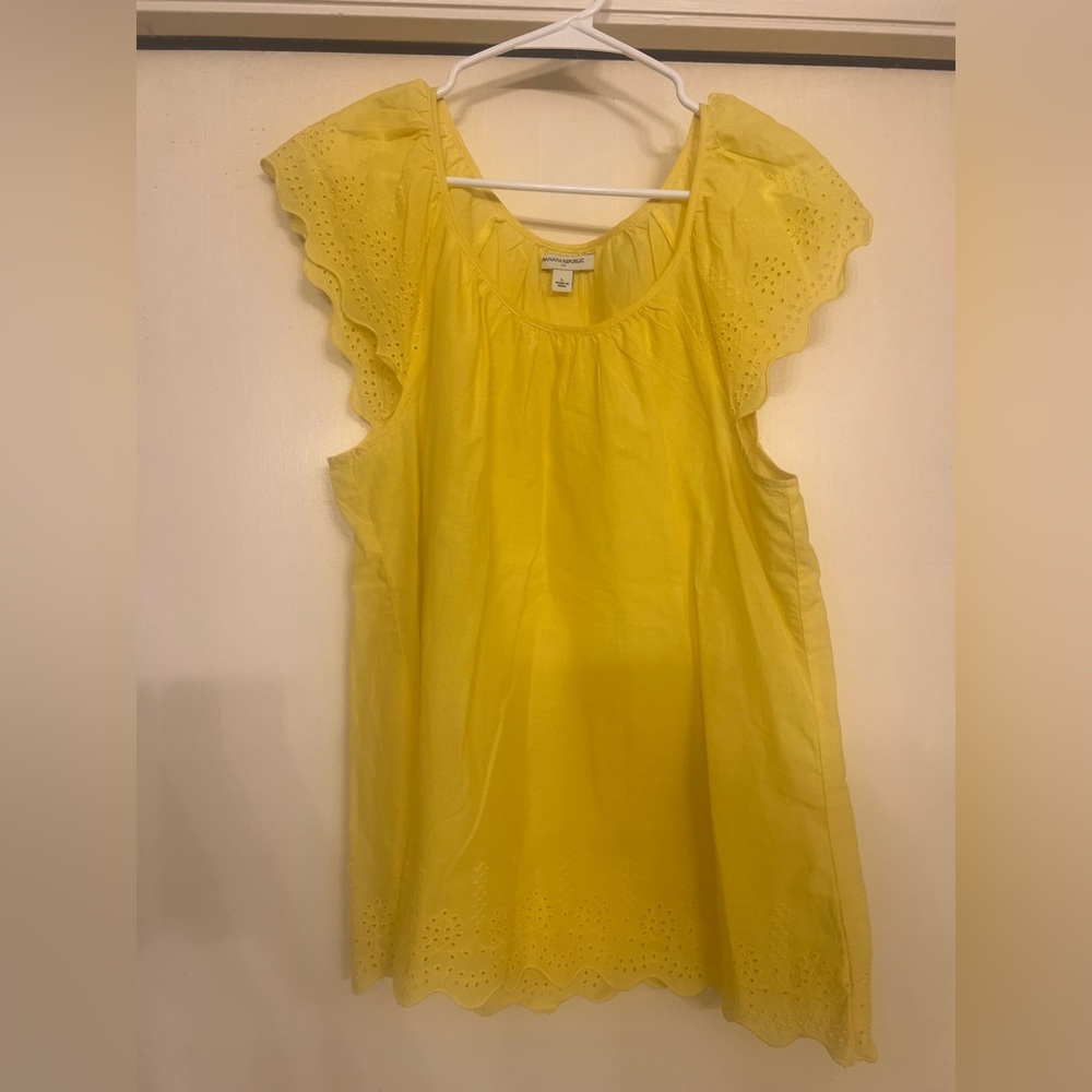 Beautiful brand new Banana Republic blouse